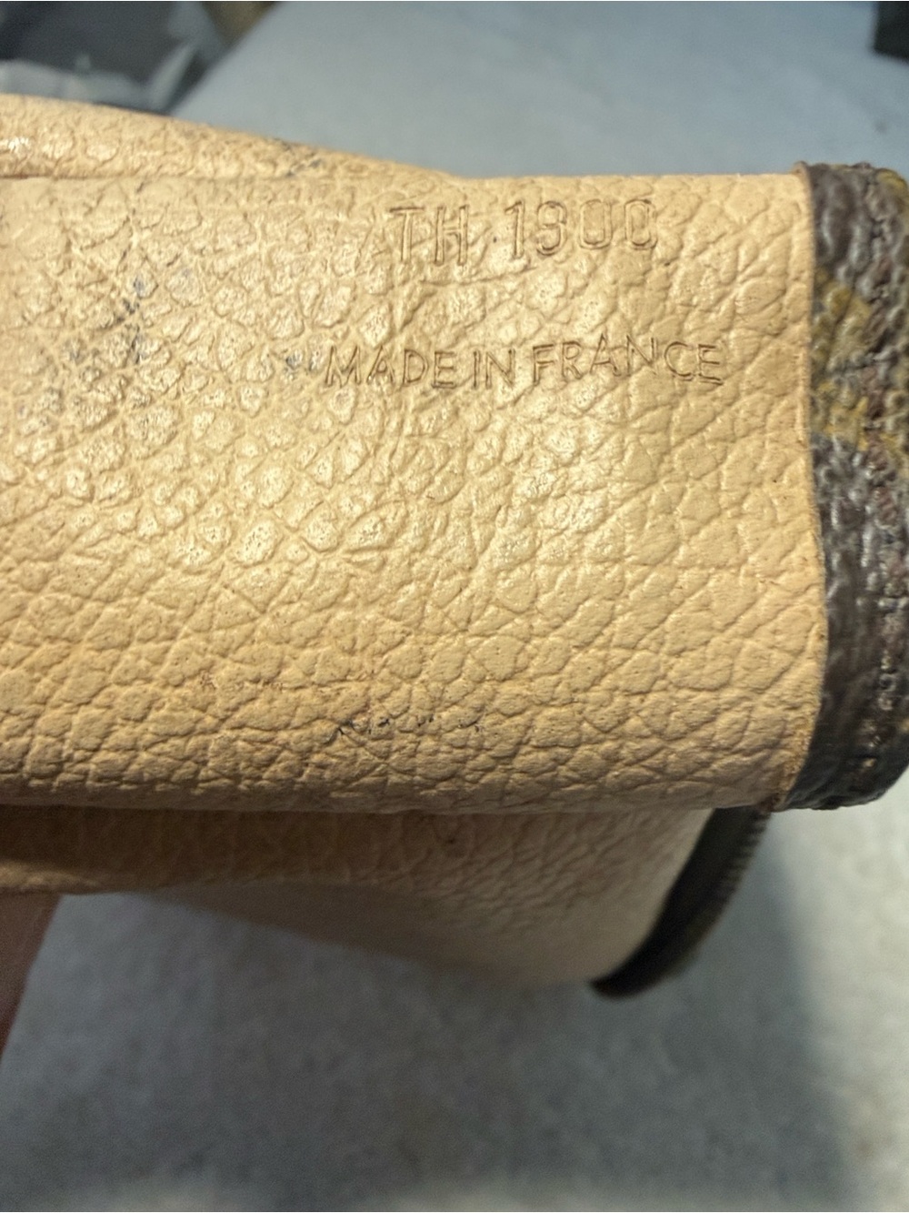 Louis Vuitton - TWO PROJECT PIECES - Picture 12 of 12